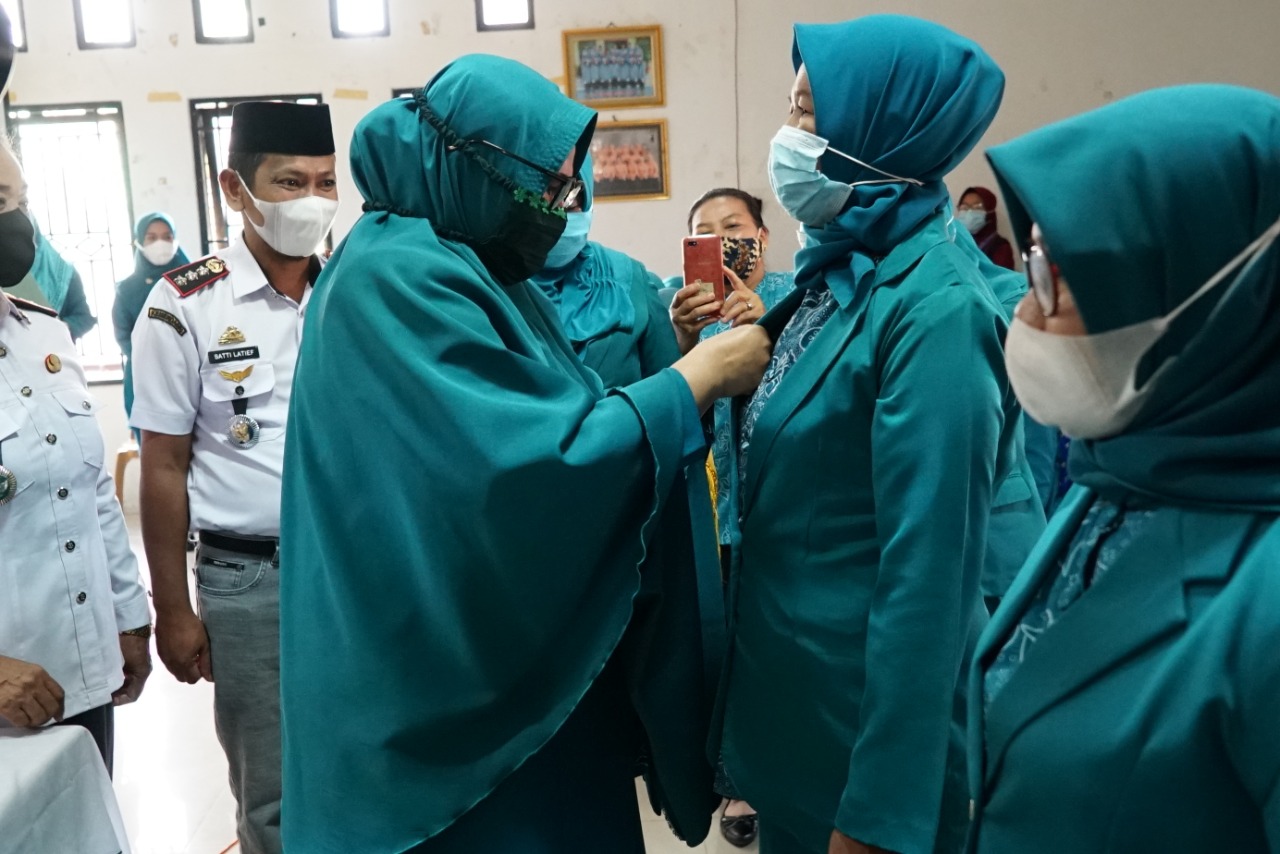 Ketua PKK Lantik PKK Kecamatan