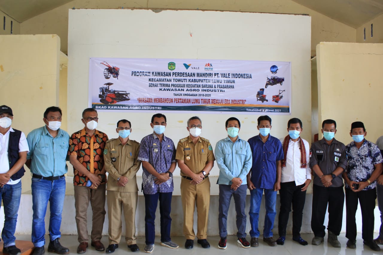 Budiman Serahkan Bantuan Alsintan