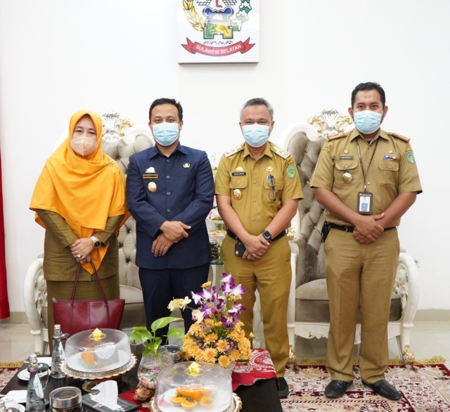 ASS Minta Pengelolaan Bandara Sorowako Dipercepat