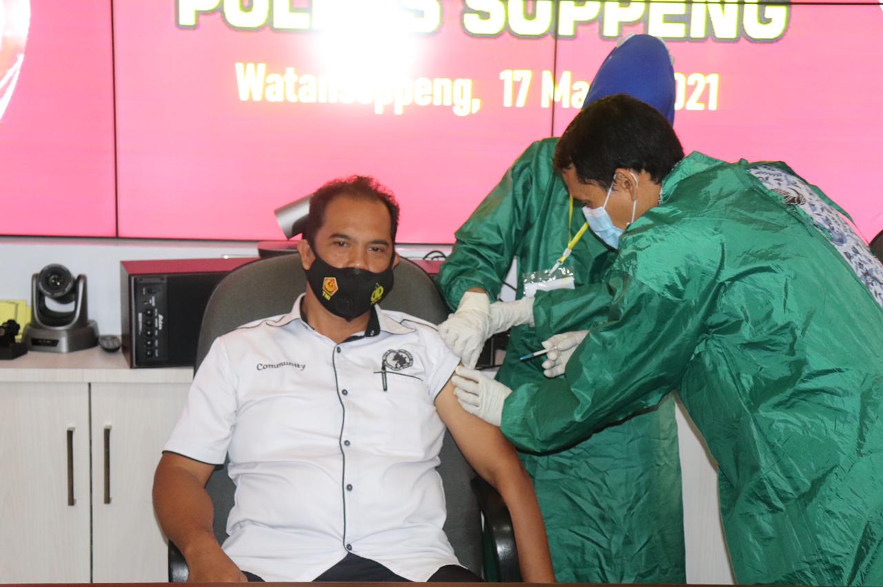 Kaswadi Pantau Vaksinasi Personel Polri
