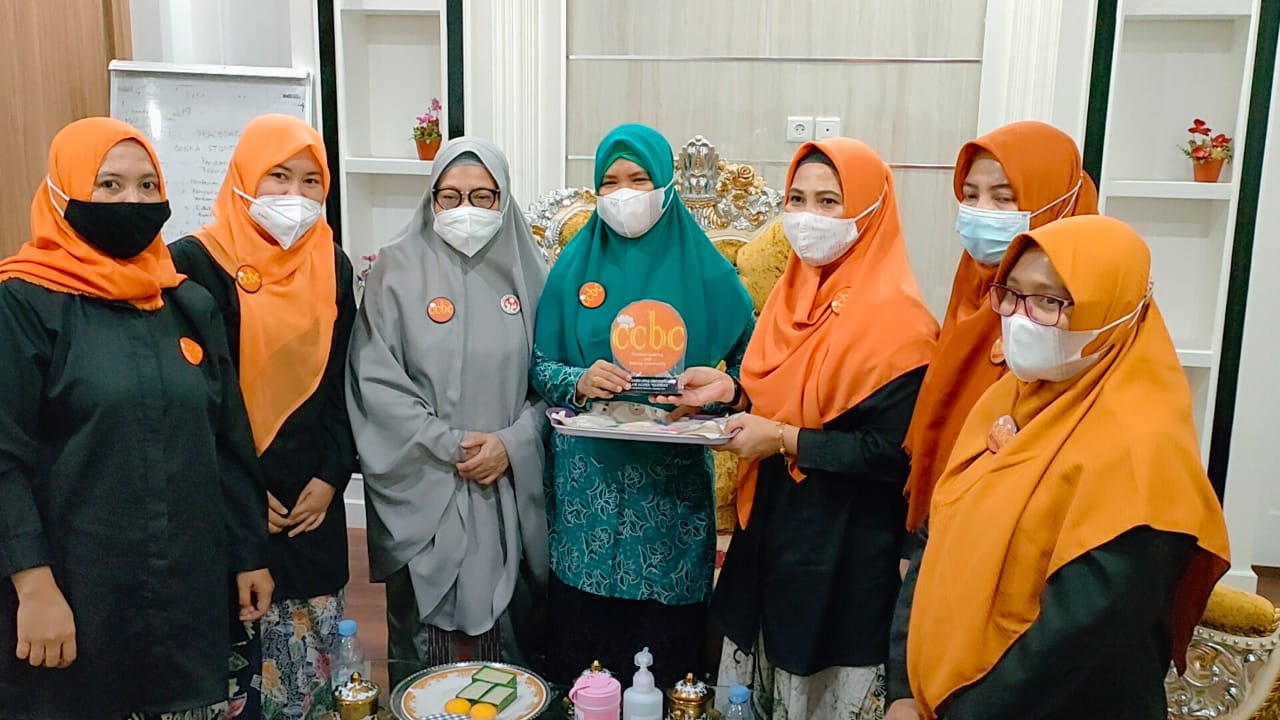 CCBC Perkenalkan Kue Tradisional ke Dekranasda Takalar