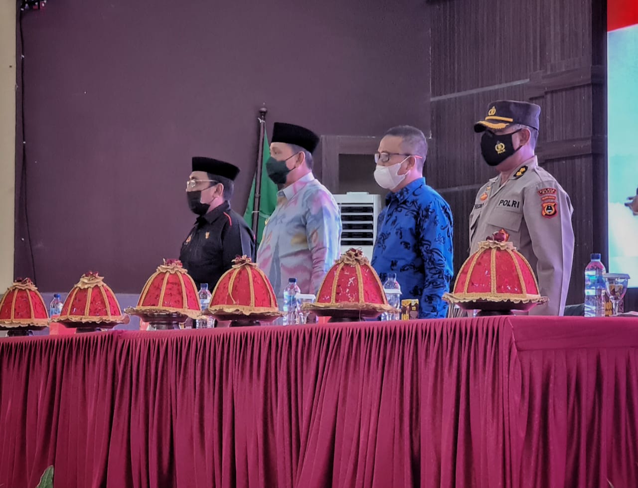 Amran Buka Seminar Kompetensi Guru
