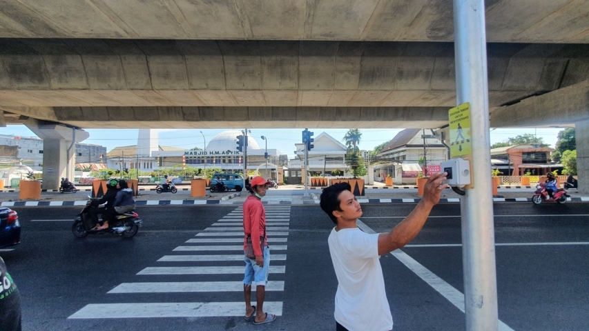 Penyeberangan orang model pelican crossing
