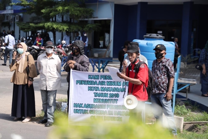 Puluhan Pensiunan PDAM Tuntut Haknya
