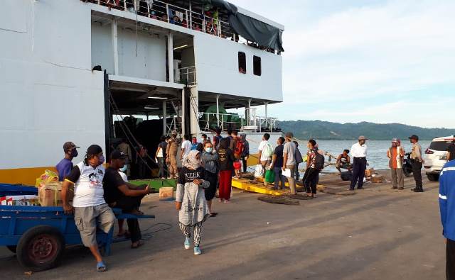 Satgas Covid-19 Pantau Area Dermaga