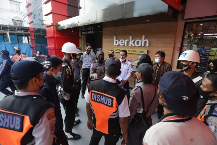 sidak di Supermarket Jalan Boulevard Makassar
