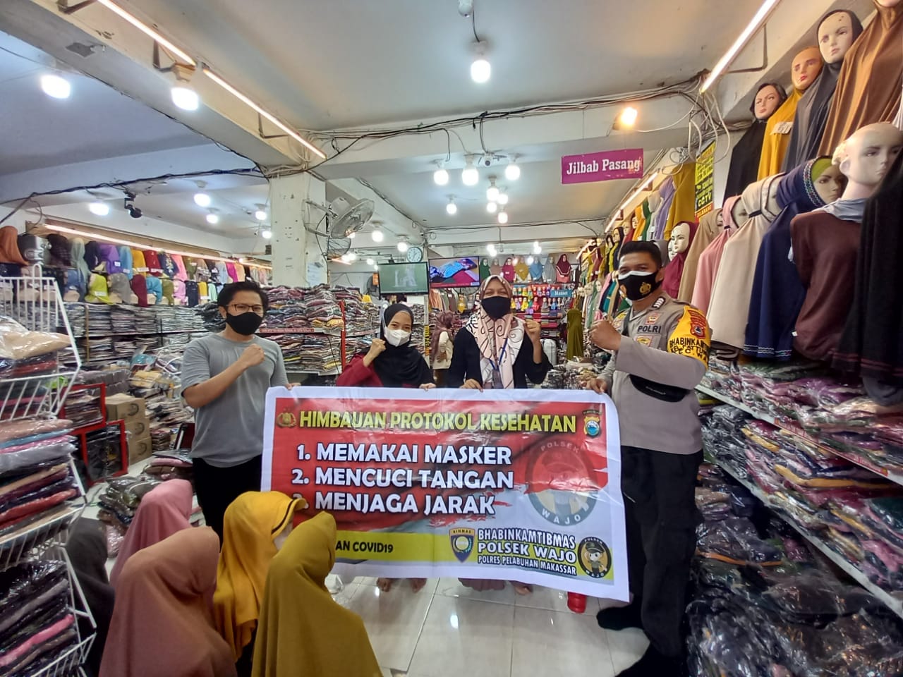 Bhabinkamtibmas Pattunuang Ajak Warga Jaga Kamtibmas dan Disiplin Prokes