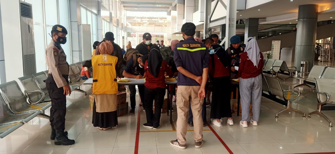Polres Pelabuhan Makassar Tingkatkan Pengawasan Prokes Penumpang Kapal