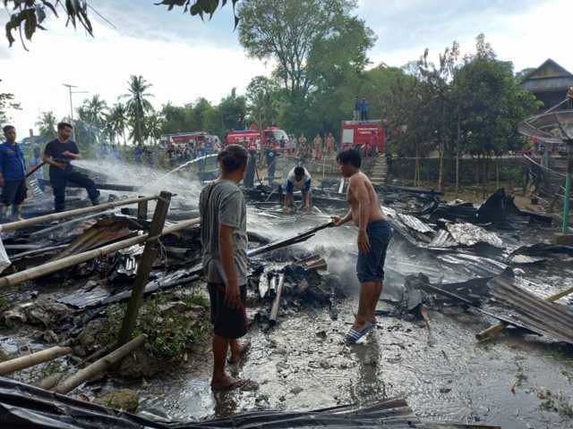 Rumah Penerima BLT Hangus Terbakar