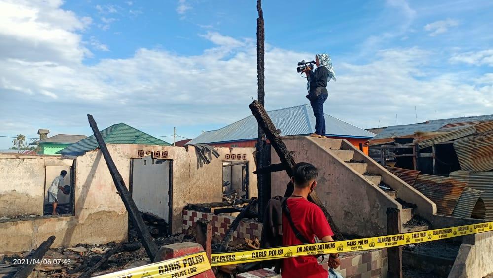 10 Rumah Terbakar, Nenek  dan Cucunya tak Bisa Diselamatkan