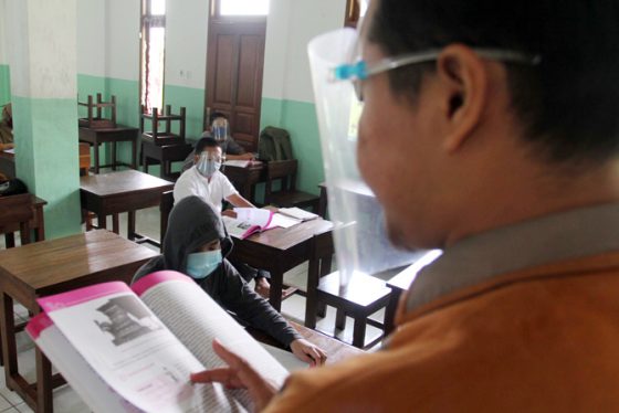 5.000 Guru di Pulau Telah Divaksin