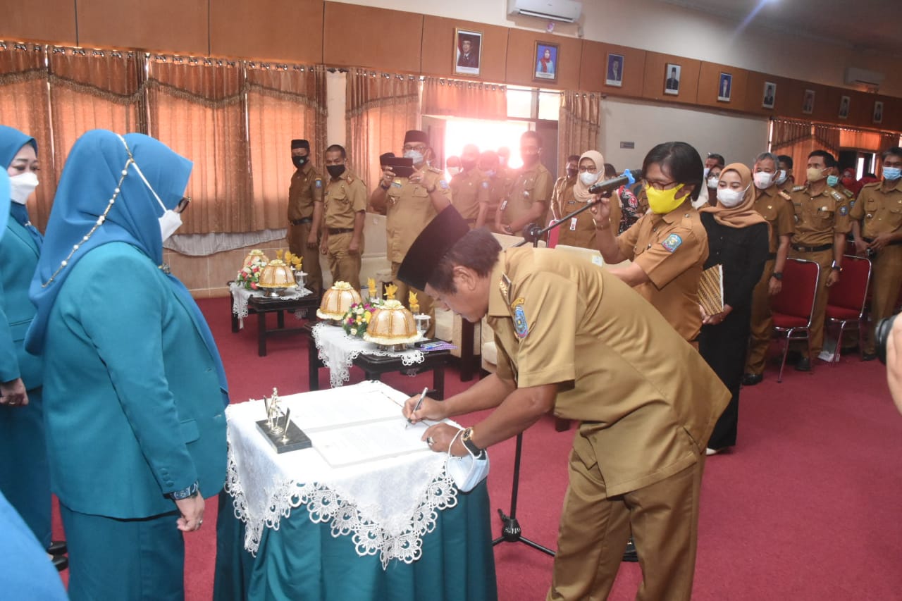 Andi Kaswadi Lantik Pengurus PKK