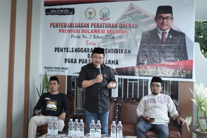 Darmawangsyah Bantu Modal Usaha Bagi Pelajar