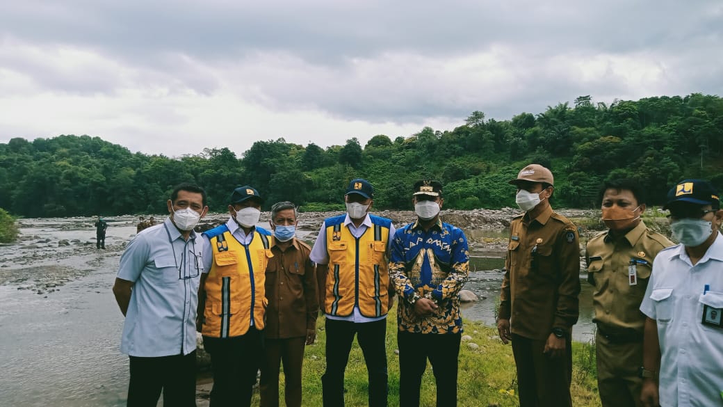 Plt Gubernur Akan Bangun Jalan untuk Tambang