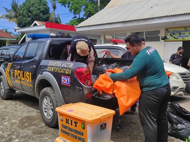 Bayi Malang Diautopsi Biddokkes Polda Sulsel