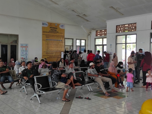 Penumpang Protes Pemeriksaan Genose