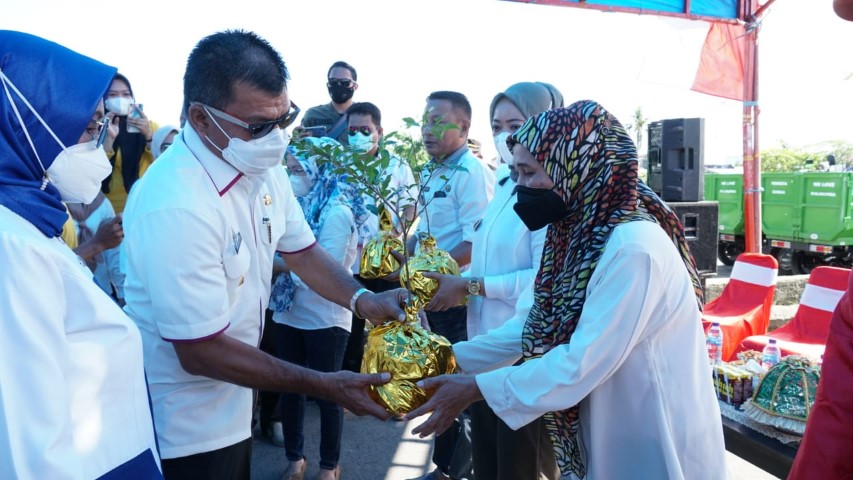 Andi Muchtar Pimpin Penanaman Pohon