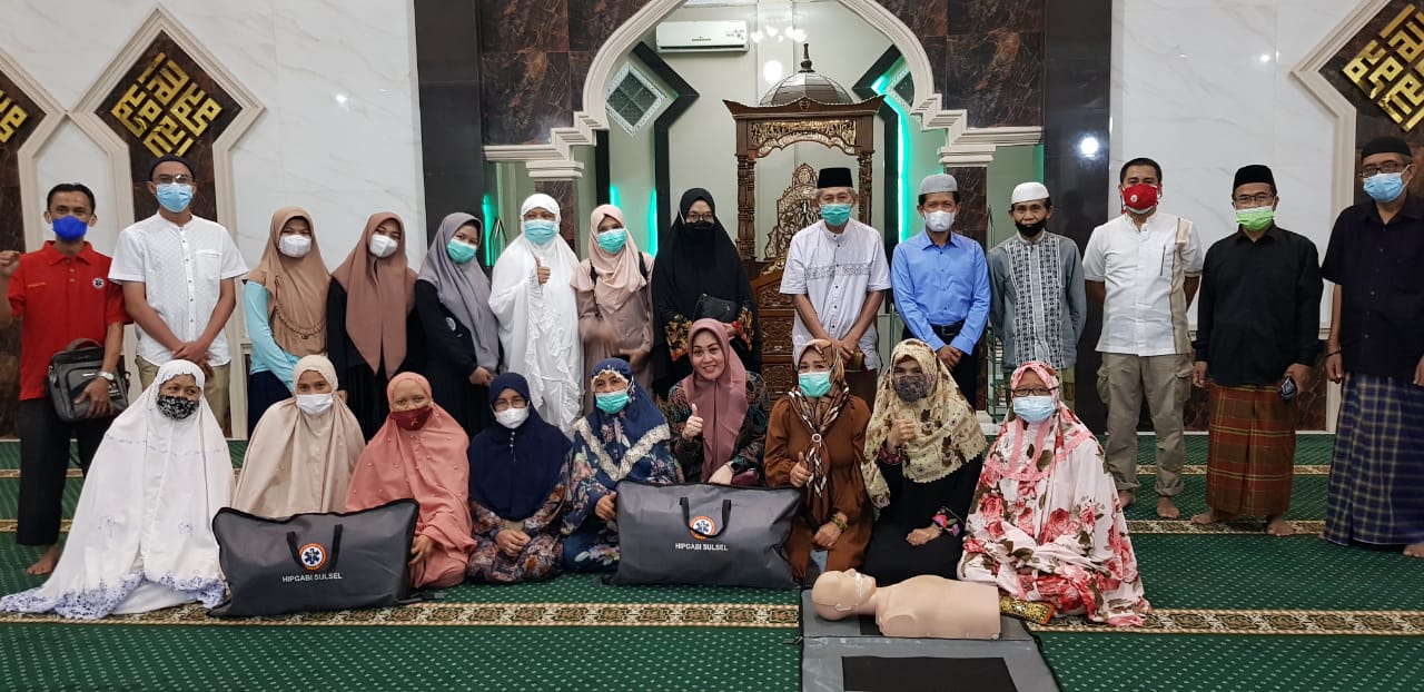 Jangan Tepuk Lengan Orang yang Henti Jantung