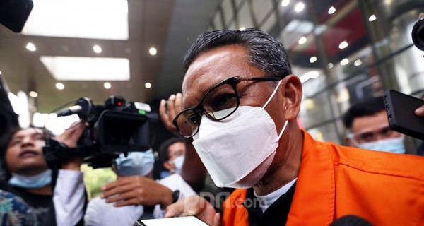 Selisik Aliran Dana Suap, KPK Periksa Istri NA