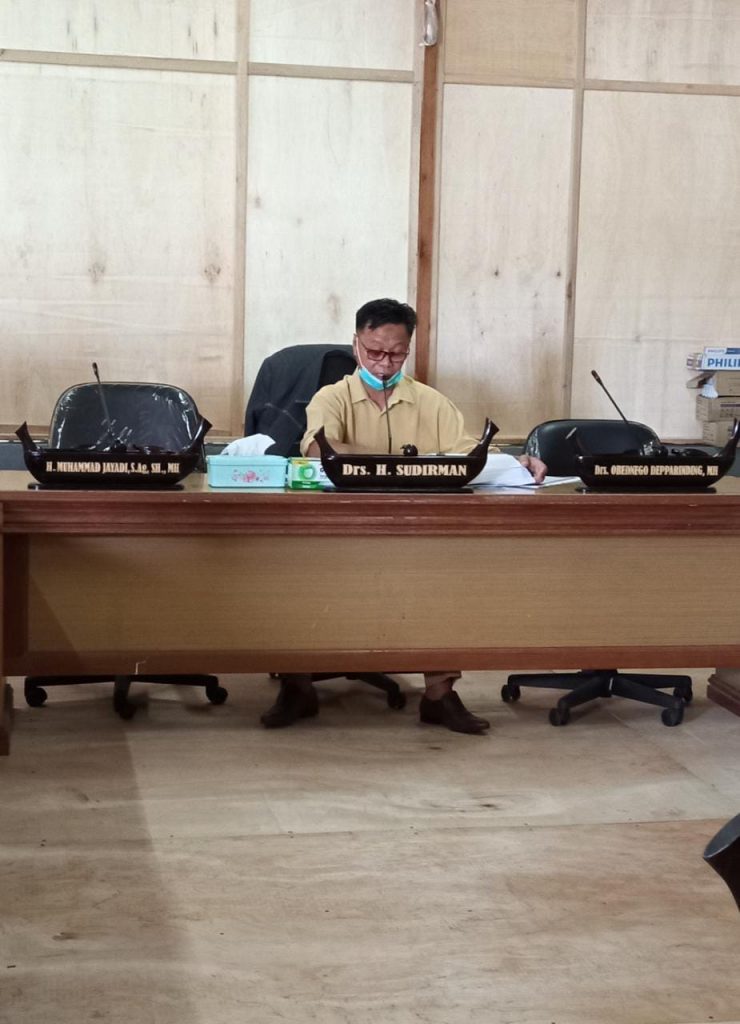 Sudirman Pimpin Rapat Komisi IV Bahas LKPj Gubernur Tahun 2021