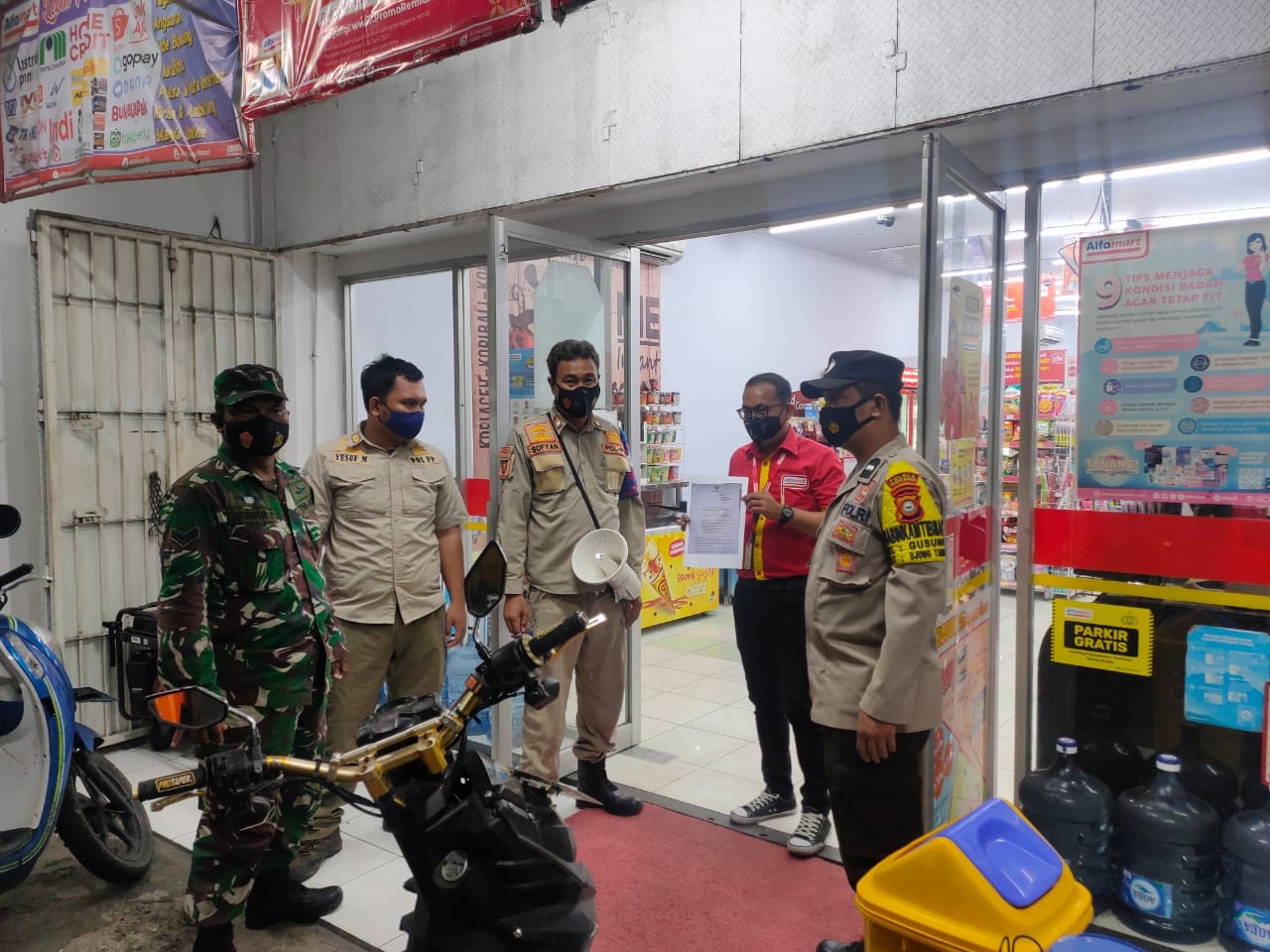 Polres Pelabuhan Makassar tingkatkan Patroli PPKM Mikro bersama Stakeholder