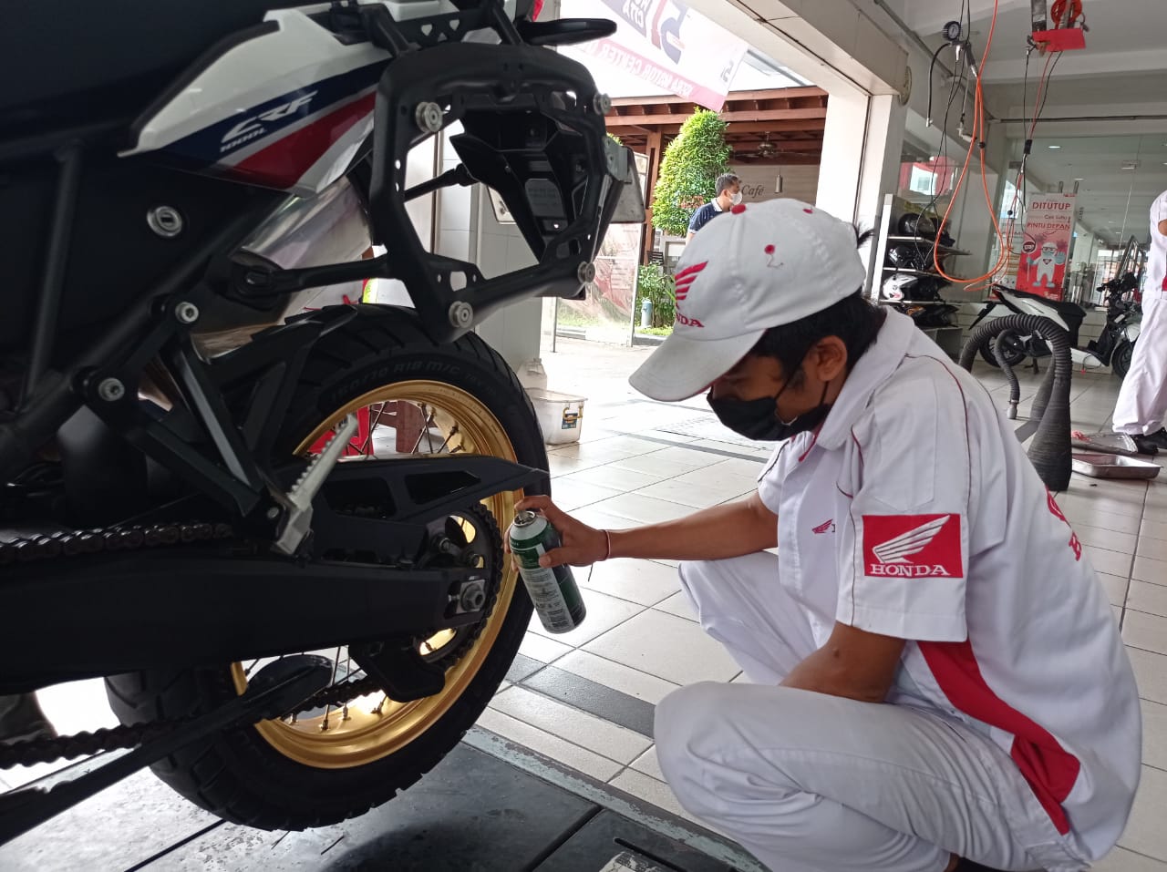 Penting Buat Bikers. Begini Cara Rawat Rantai Roda Sepeda Motor