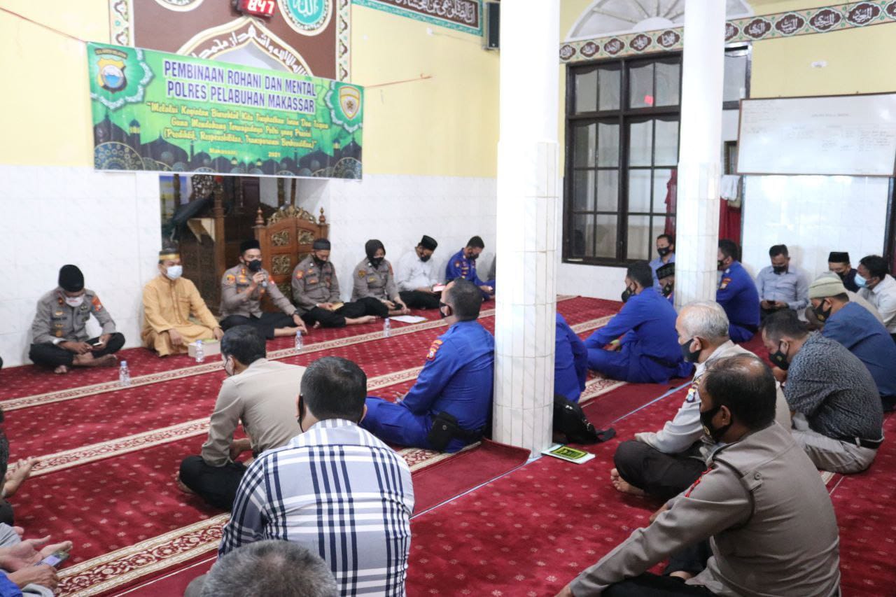 Polri Humanis, Polres Pelabuhan Makassar rutin laksanakan Binrohtal