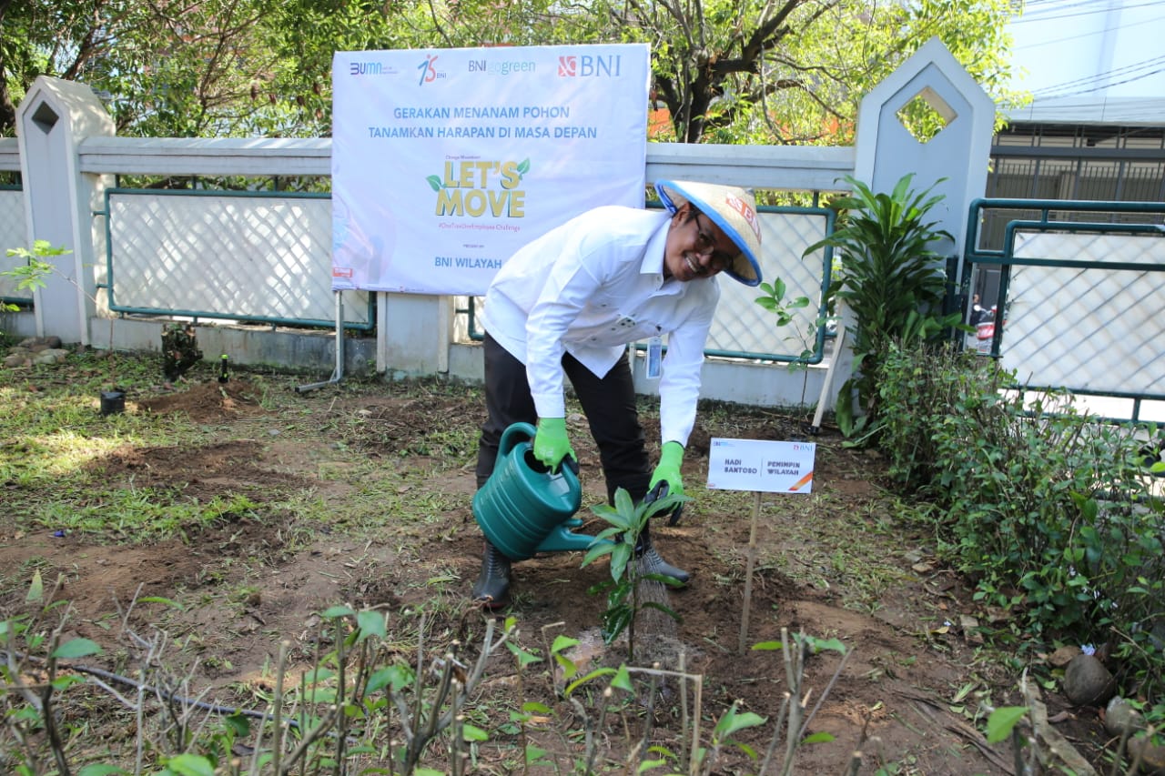 BNI Wilayah 07 Dukung Kelestarian Alam Melalui Program One Tree One Employee