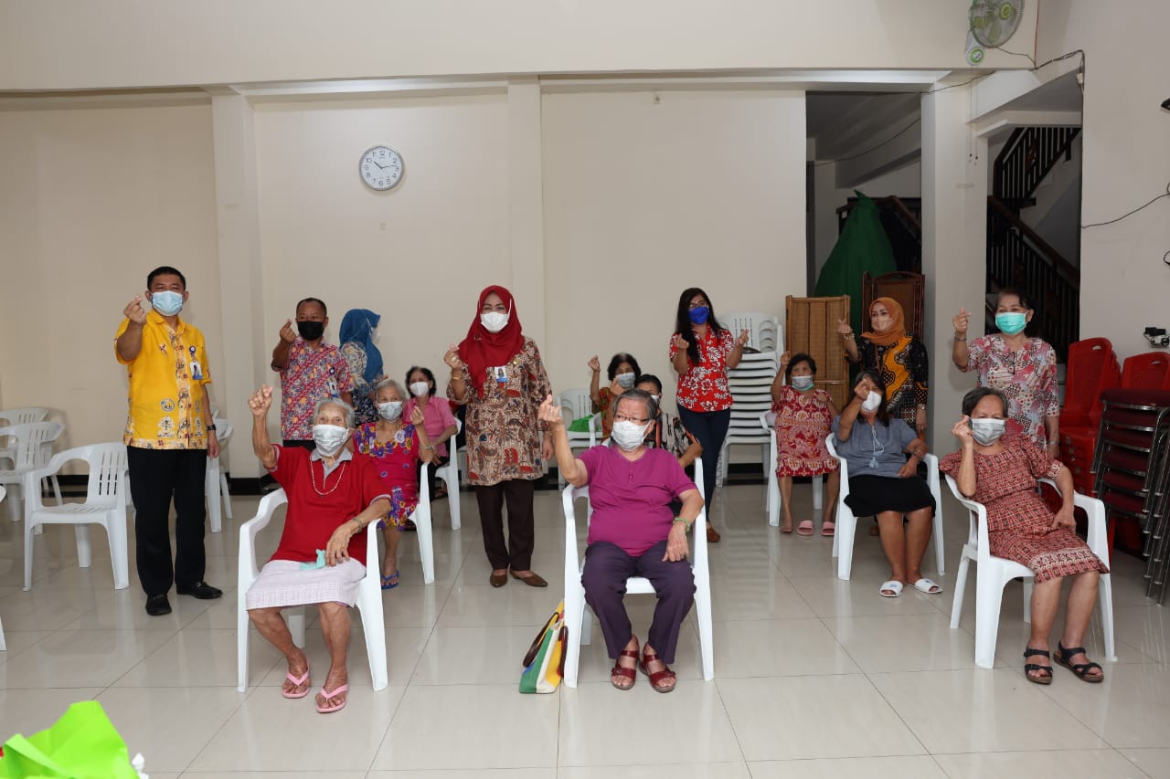 Sambut Harganas, BKKBN Sulsel Berbagi ke Anak Yatim dan Lansia