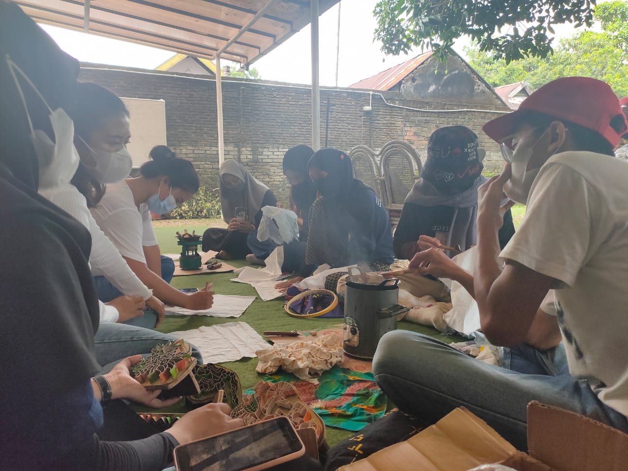Workshop Membatik di Pameran Seni Rupa FSD UNM