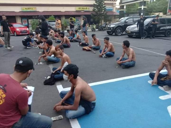 Ratusan Liter Miras Ikut Diamankan