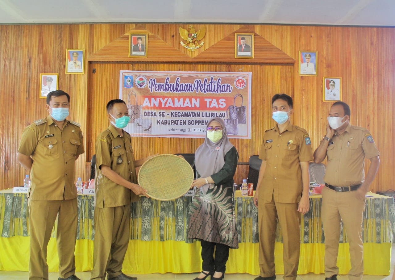 Ketua Dekranasda Buka Pelatihan