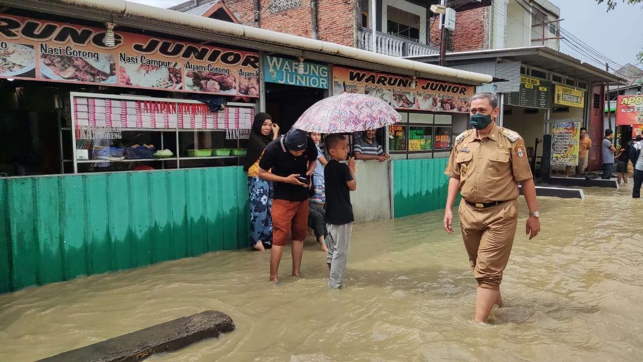 Luar biasa,   Bupati Turun ke Lokasi Banjir