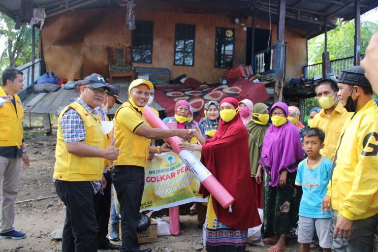 Golkar Jeneponto Bantu Korban Banjir di Tarowang.
