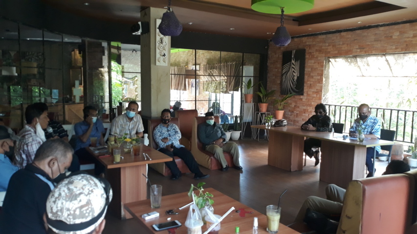 Senator Asal Sulsel Sharing Dengan LPM Makassar