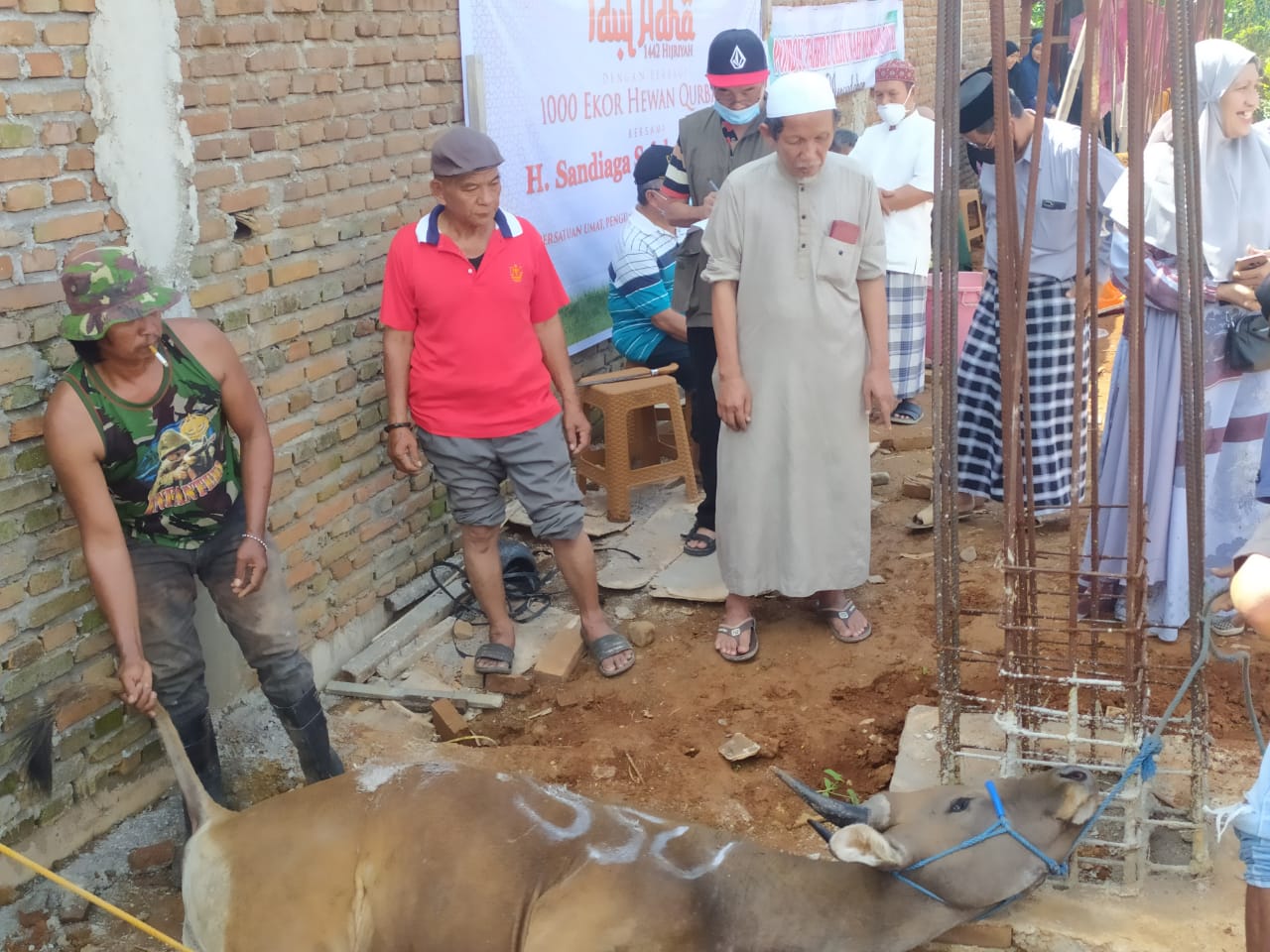 Partai Gelora Makassar Berbagi Untuk Warga Isoman