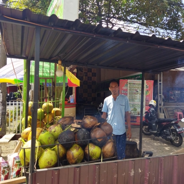 Laris Manis, Hingga Pelanggannya Teridikasi OTG