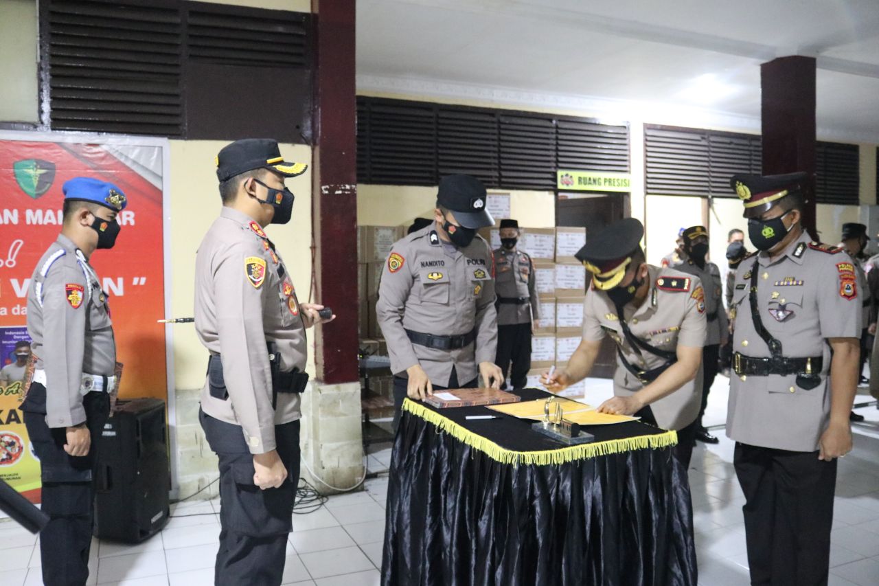 Kapolres AKBP Kadarislam Pimpin Setijab Empat Pejabat Polres Pelabuhan Makassar