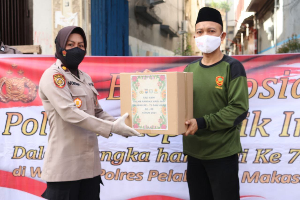 Sambut Hari Jadi Polwan 73, Polres Pelabuhan Makassar bagikan Sembako