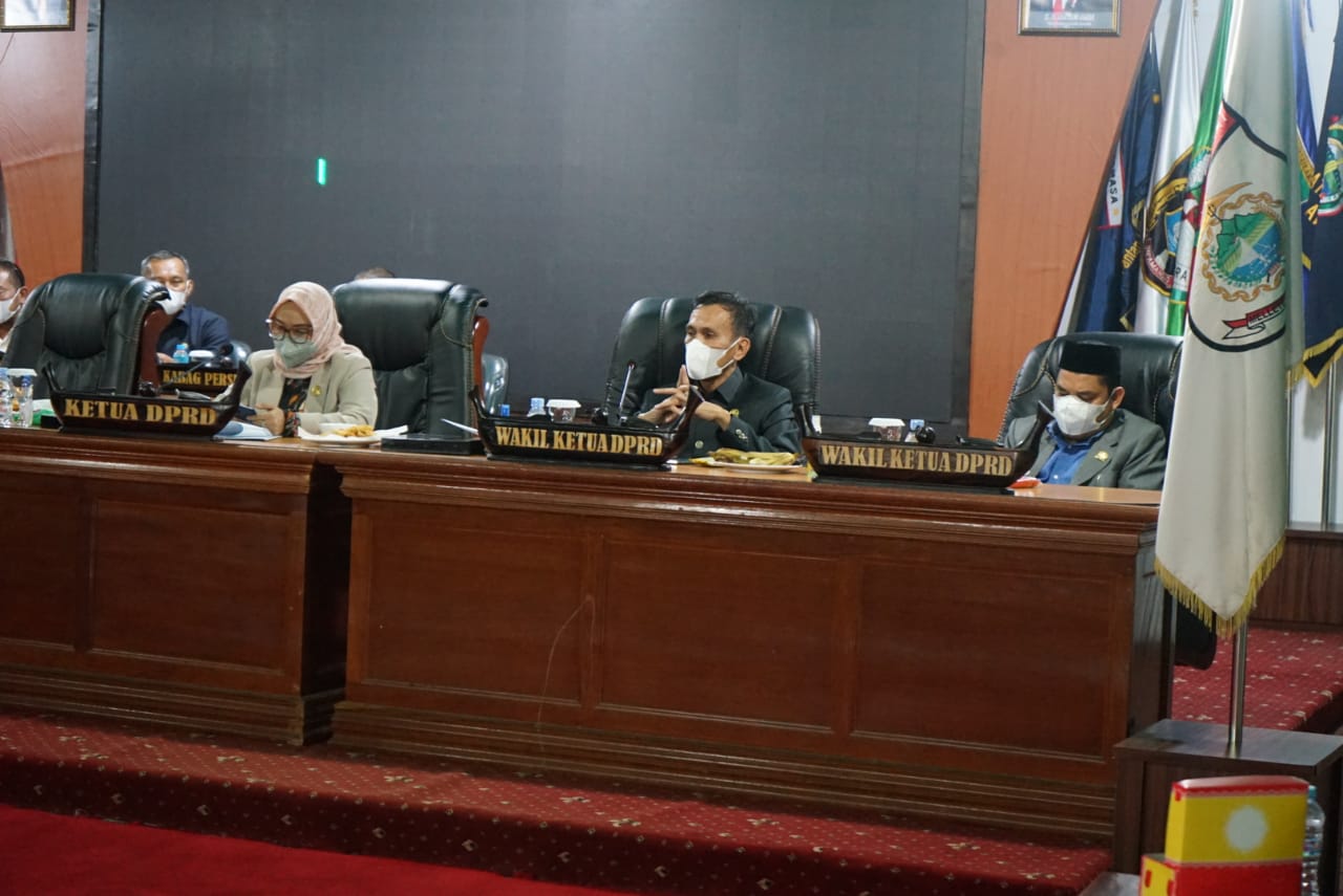 DPRD Sulbar Paripurnakan Penyampaian Laporan Akhir Banggar dan Penandatanganan Persetujuan Bersama  Terhadap Ranperda tentang Pertanggungjawaban Pelaksanaan APBD TA 2020