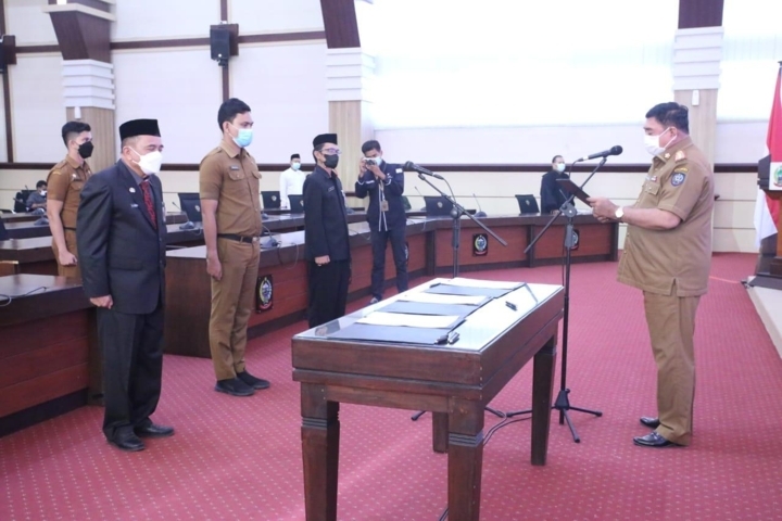 Plt Gubernur Mutasi 46 Pejabat