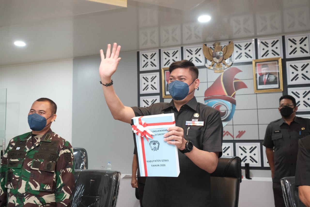 AdnanKio Serahkan Ranperda RPJMD ke DPRD