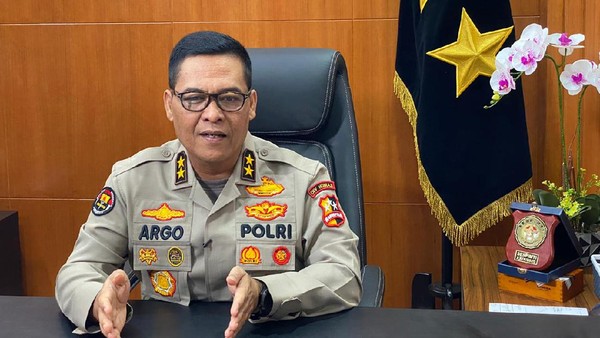 Berkas Lengkap, Polri Serahkan Bupati Nganjuk  ke Kejari Nganjuk