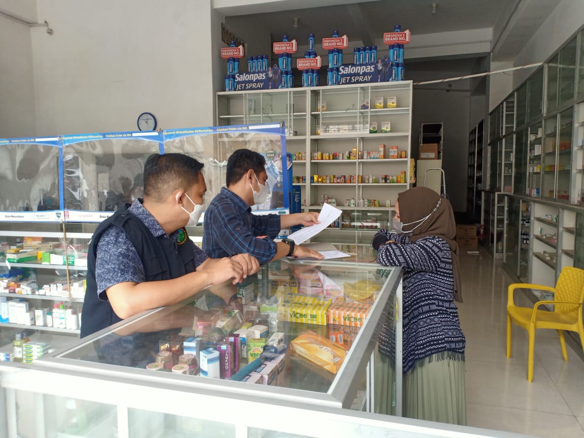 Antisipasi Kelangkaan Obat, Polres Pelabuhan Makassar Cek persediaan di Apotek