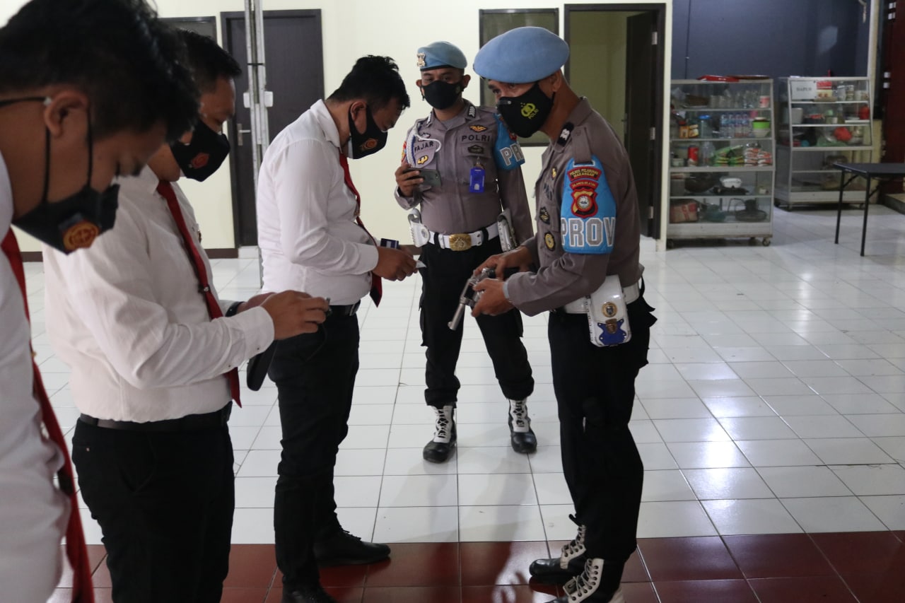 Tingkatkan Disiplin Anggota, Propam Polres Pelabuhan Makassar lakukan Gaktibplin