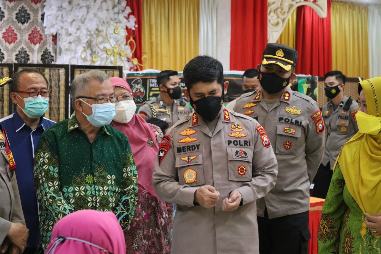 Kapolres Pelabuhan Makassar dampingi Kapolda Sulsel Pembukaan Vaksinasi Lintas Agama