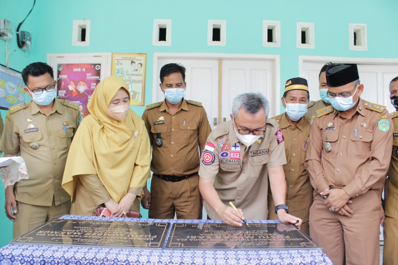 Bupati Resmikan Dua Pustu di Kalaena
