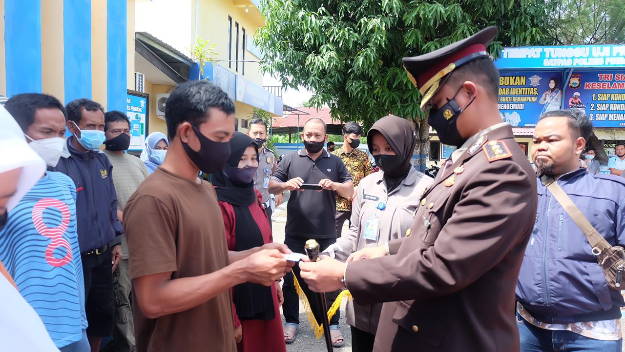 35 Warga Pinrang Dapat SIM Gratis