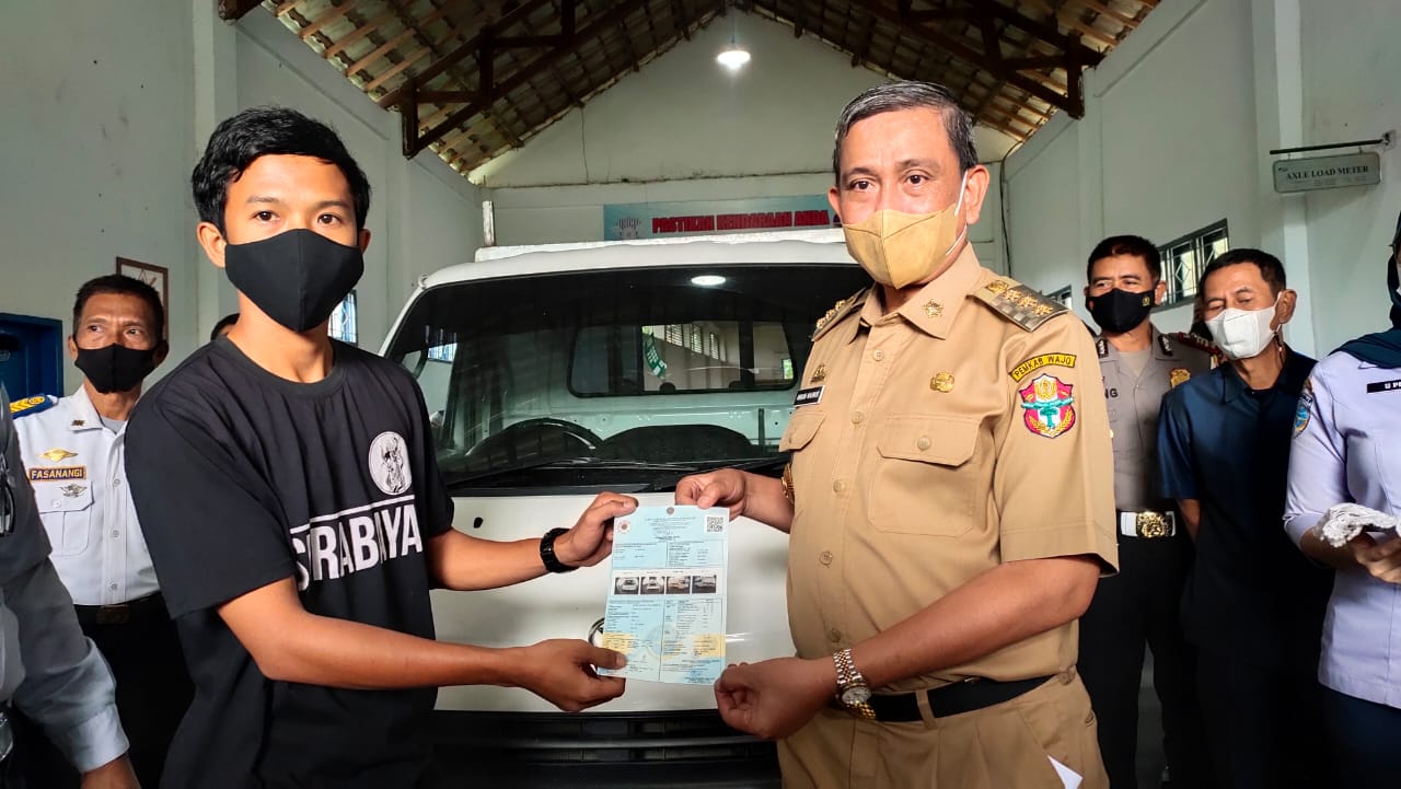 Amran Luncurkan BLUE-e