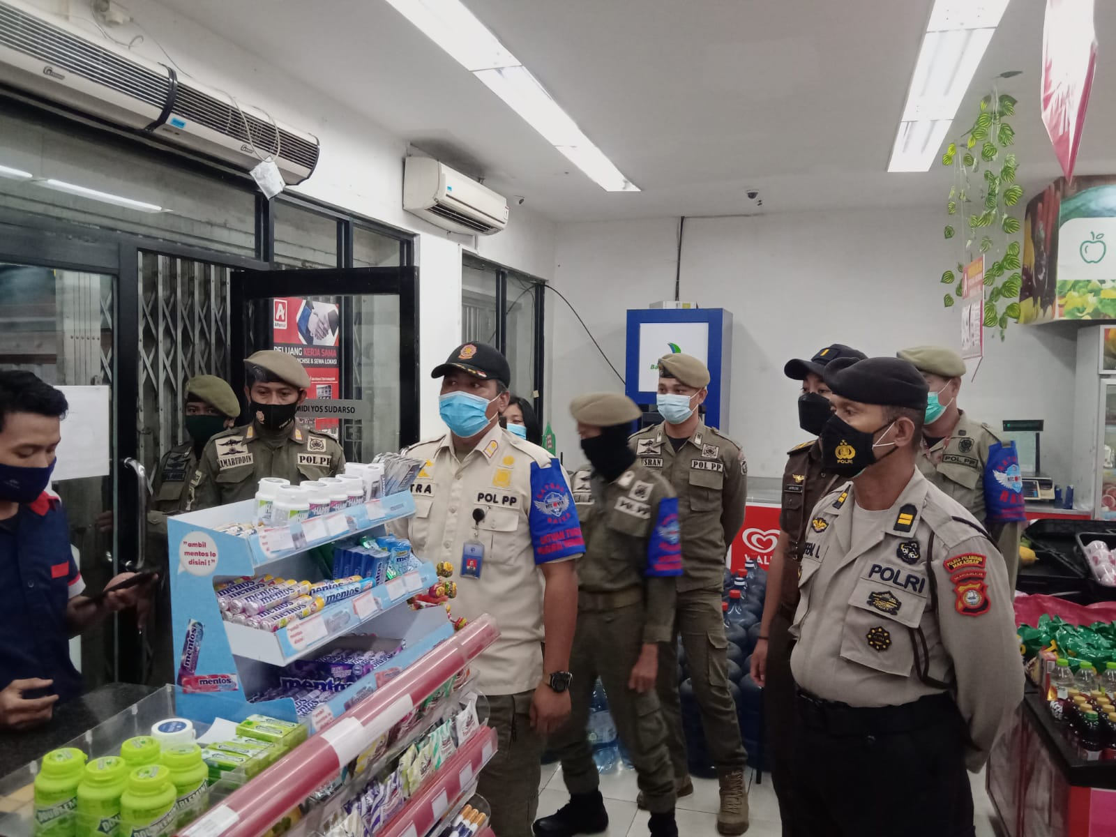 Polres Pelabuhan Makassar bersama Tim Gabungan lakukan Patroli Malam